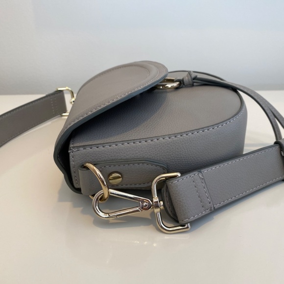 *NWOT* Indigo Grey Faux Leather Crossbody Bag - Picture 4 of 16